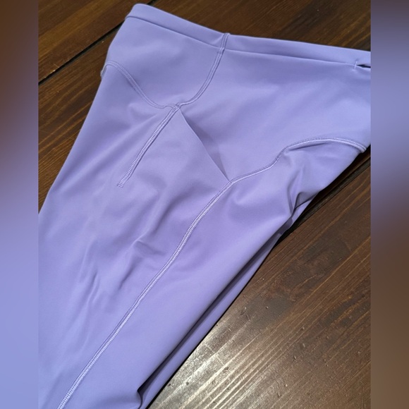 Lululemon Swift Speed Crop 21” in Purple Size 6 - Picture 9 of 14